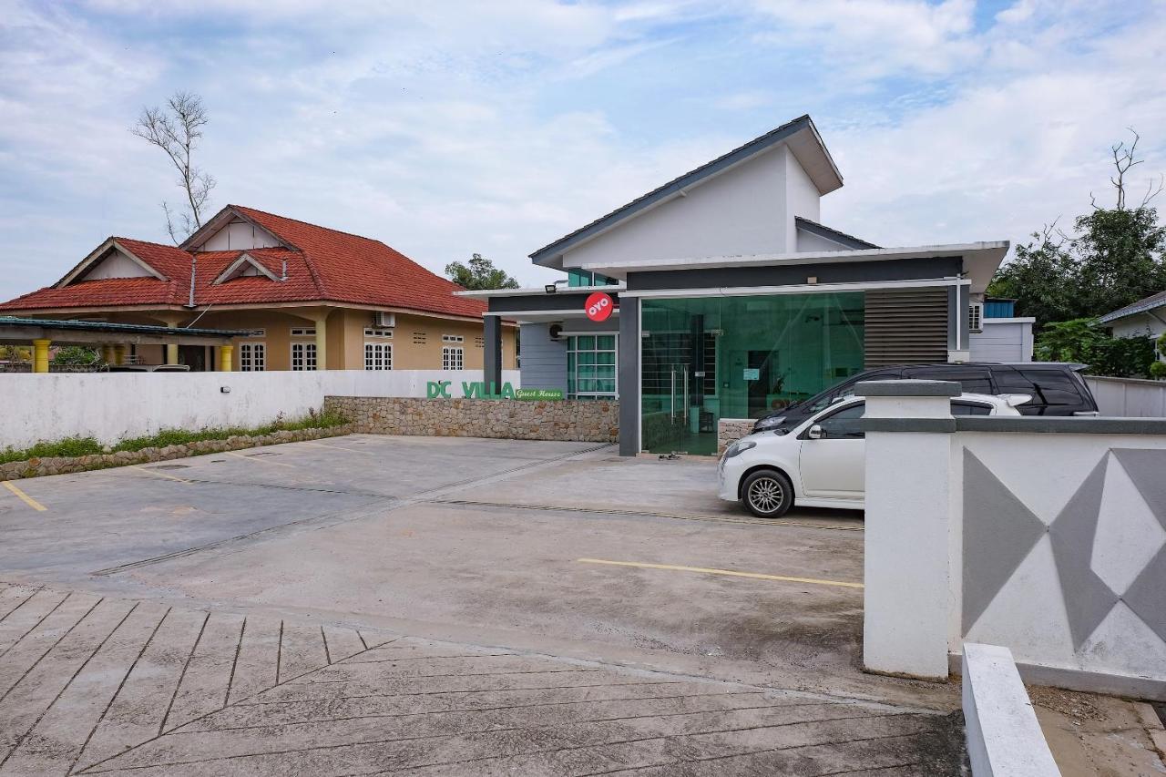 Oyo 90005 Dc Villa Guest House Kuala Rompin Bagian luar foto