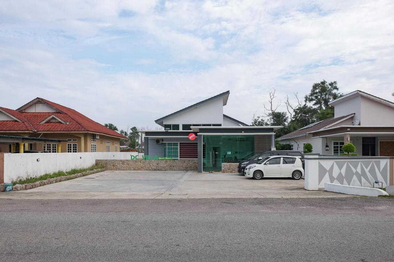 Oyo 90005 Dc Villa Guest House Kuala Rompin Bagian luar foto