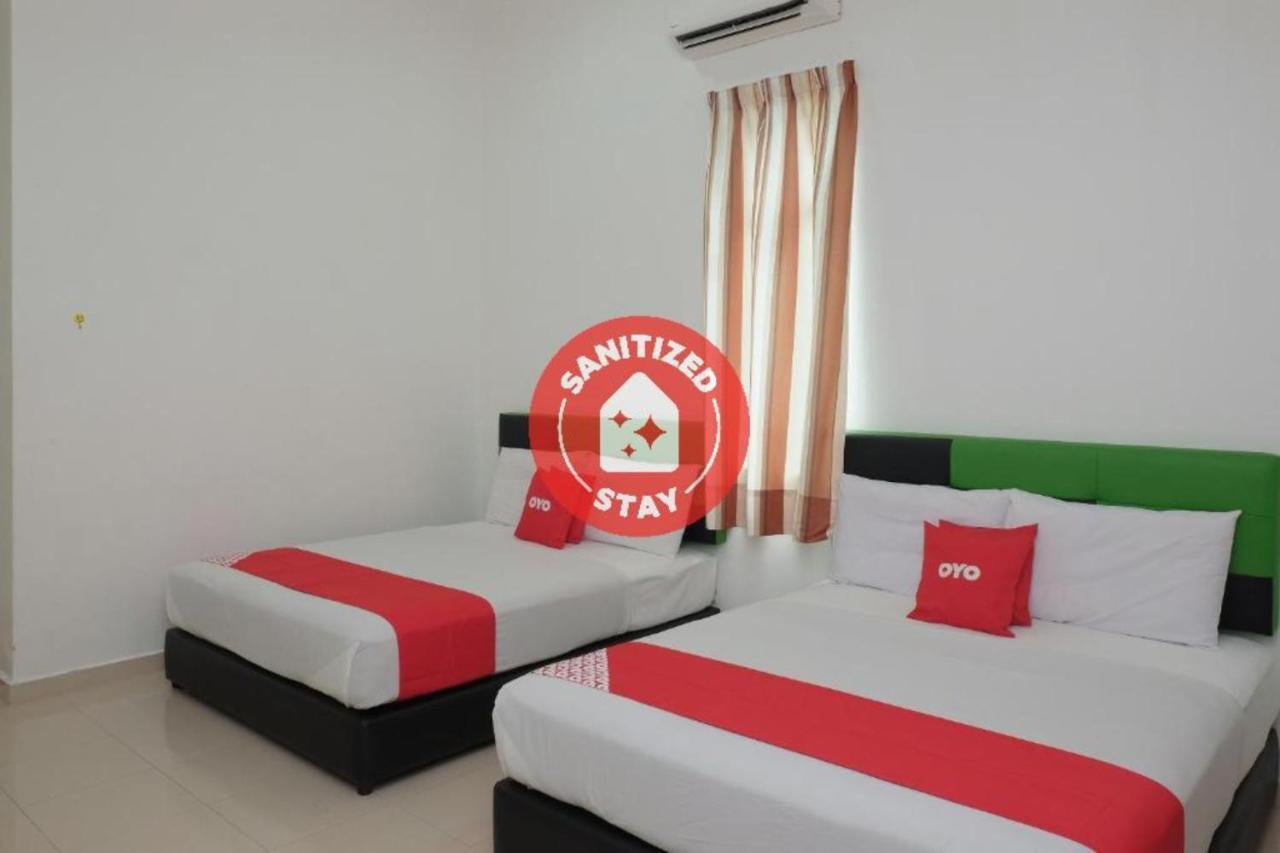 Oyo 90005 Dc Villa Guest House Kuala Rompin Bagian luar foto