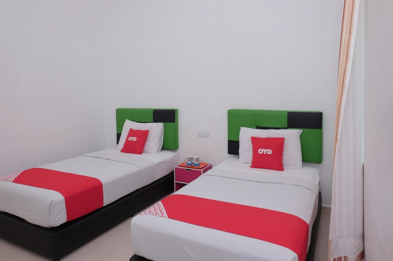 Oyo 90005 Dc Villa Guest House Kuala Rompin Bagian luar foto