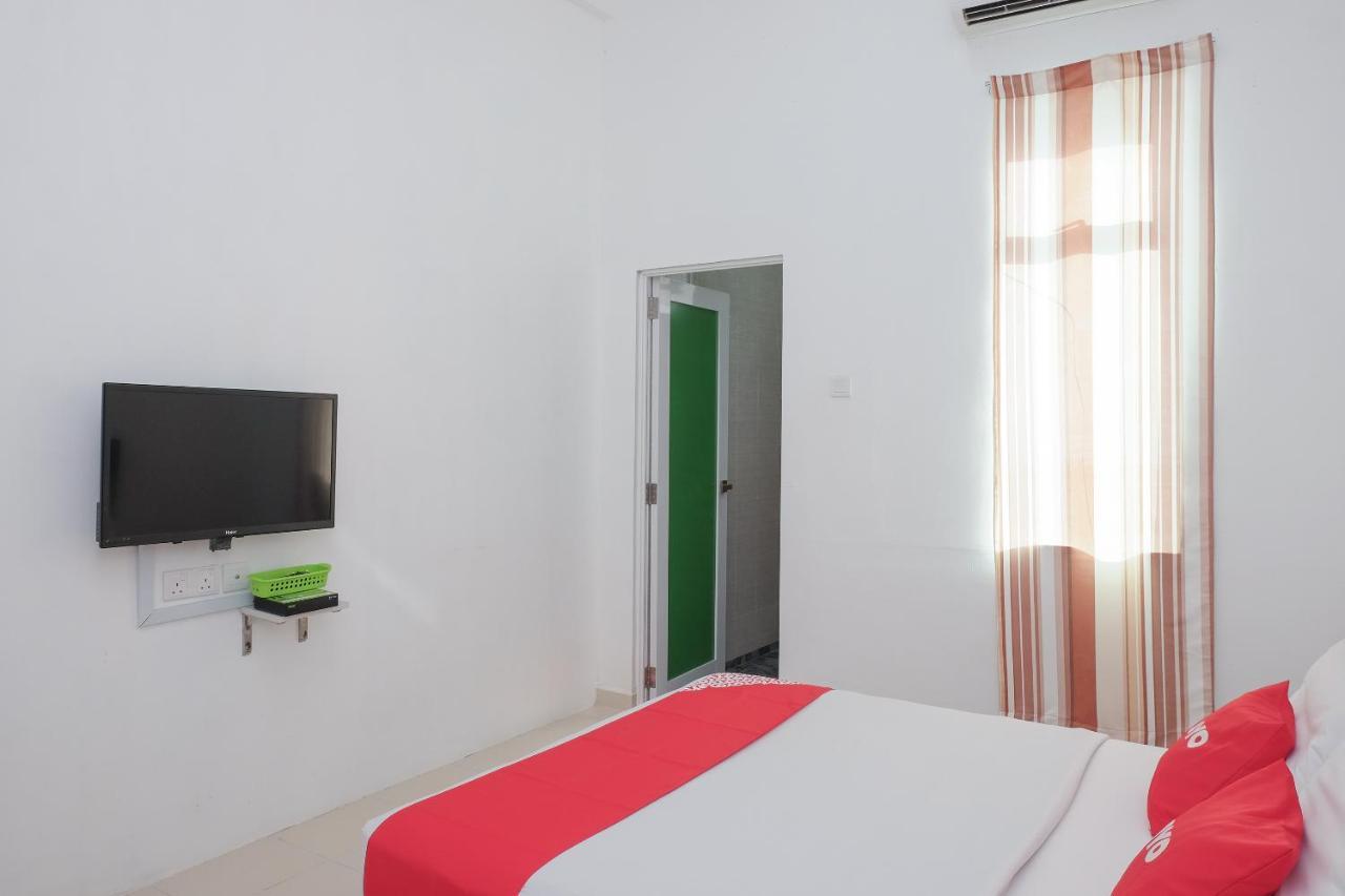 Oyo 90005 Dc Villa Guest House Kuala Rompin Bagian luar foto