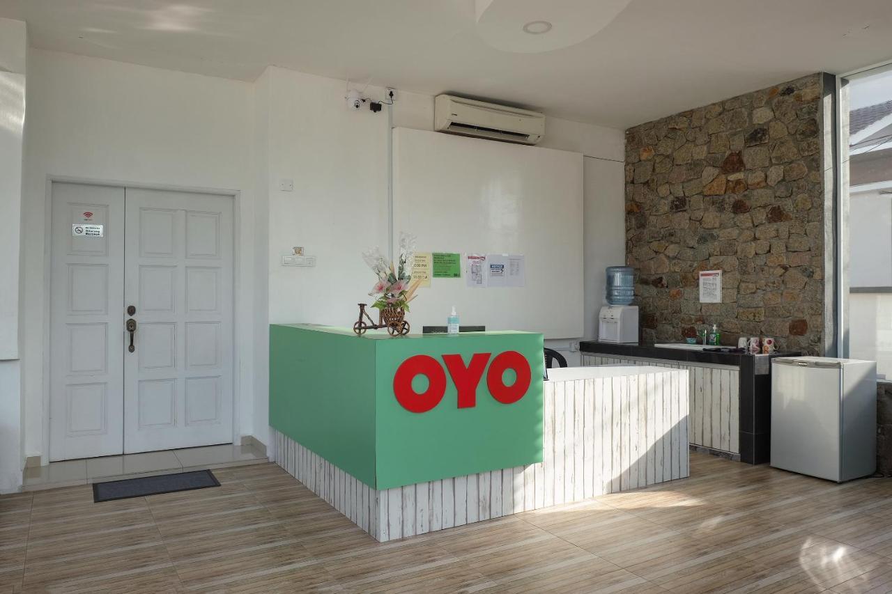 Oyo 90005 Dc Villa Guest House Kuala Rompin Bagian luar foto