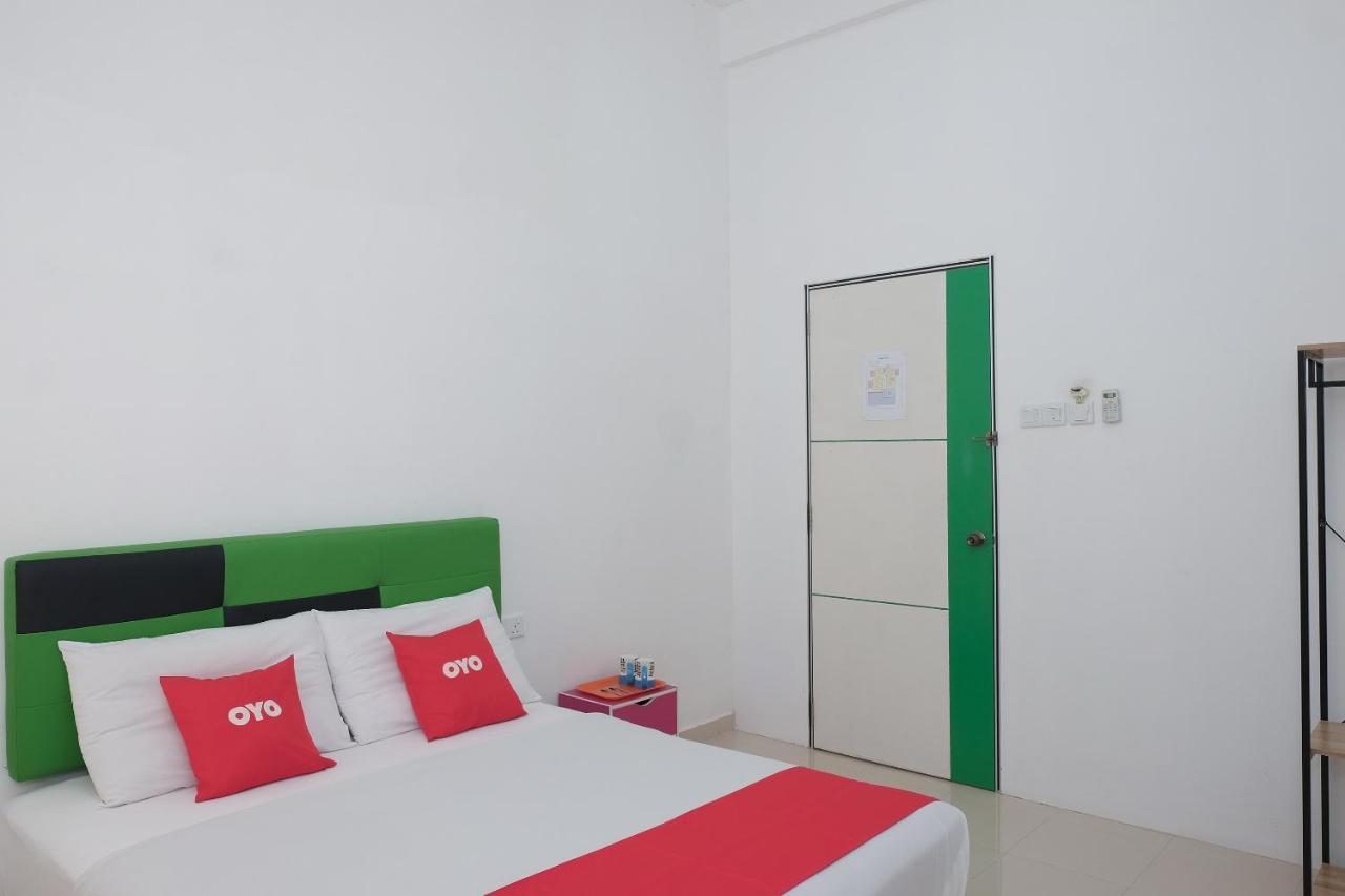 Oyo 90005 Dc Villa Guest House Kuala Rompin Bagian luar foto