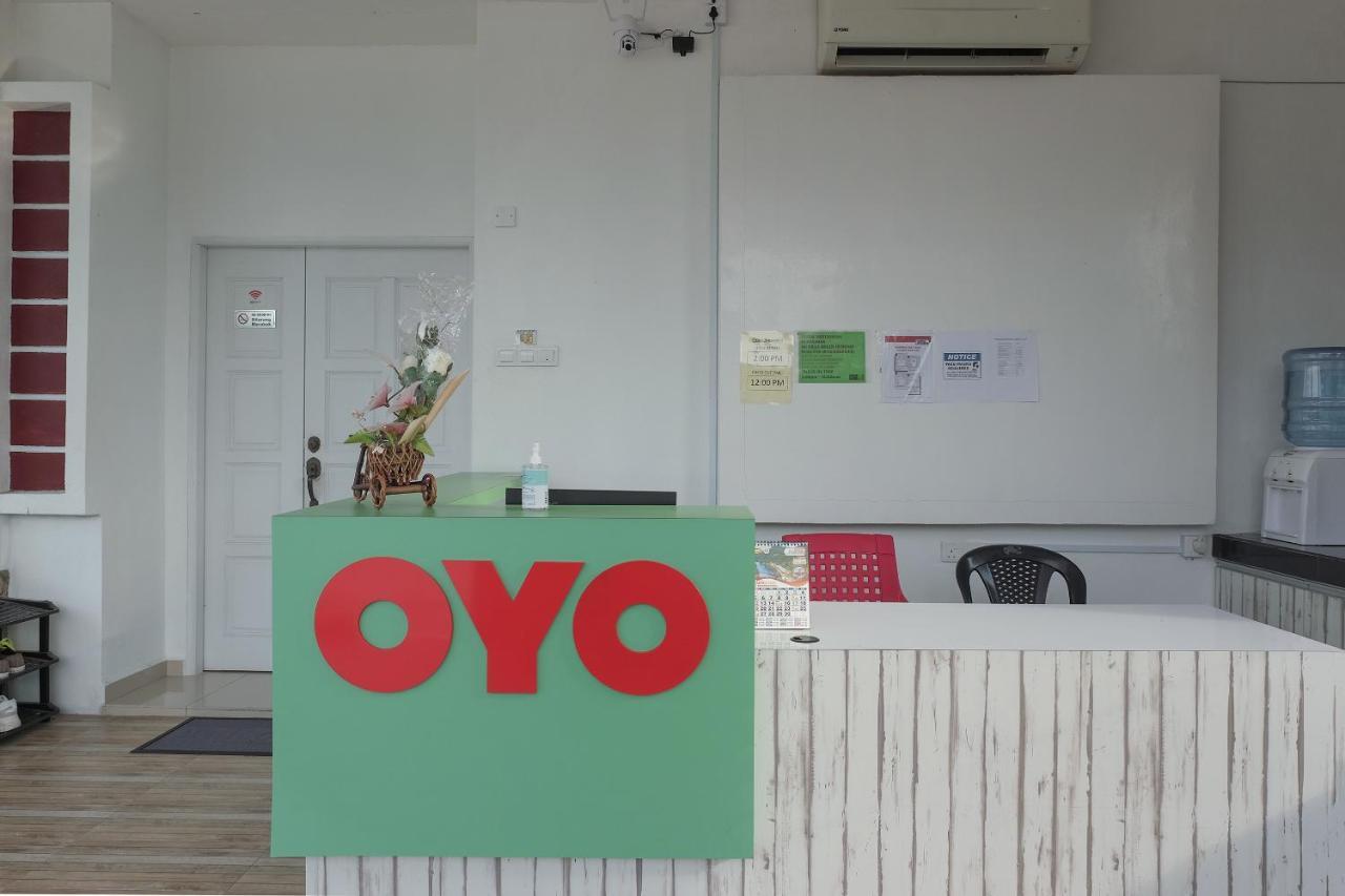 Oyo 90005 Dc Villa Guest House Kuala Rompin Bagian luar foto